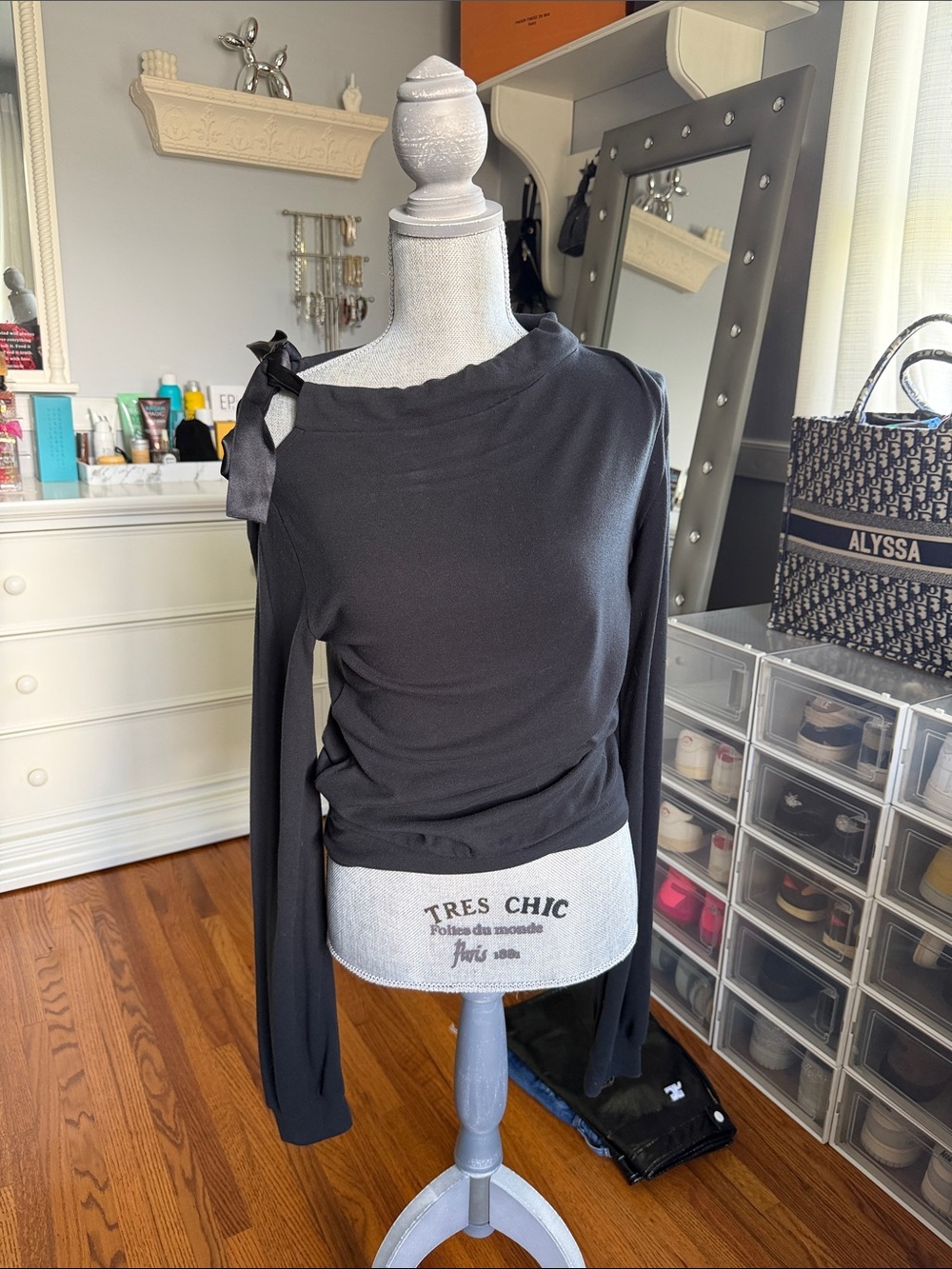 Skims Black One-Shoulder Long-Sleeve Top with Bow